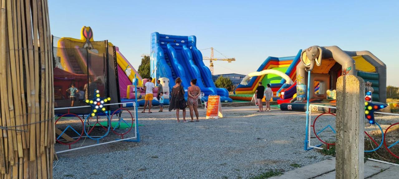Casa Epat Hotel Două Mai Екстериор снимка